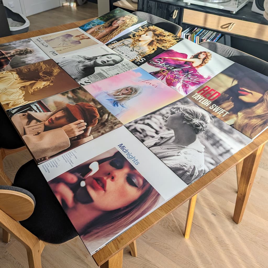 Full set (totaling 12) of Taylor Swift's vinyl albums